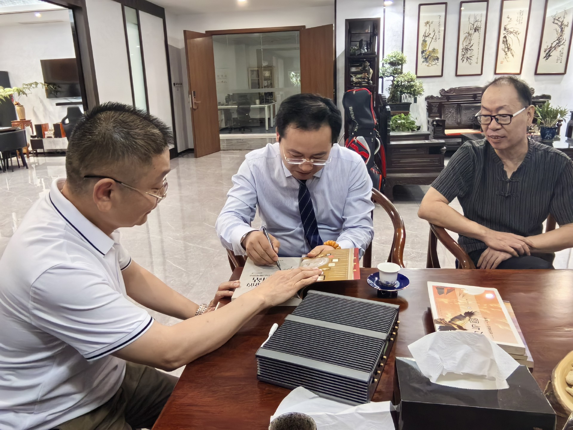 1716965145122112.jpg 4.jpg