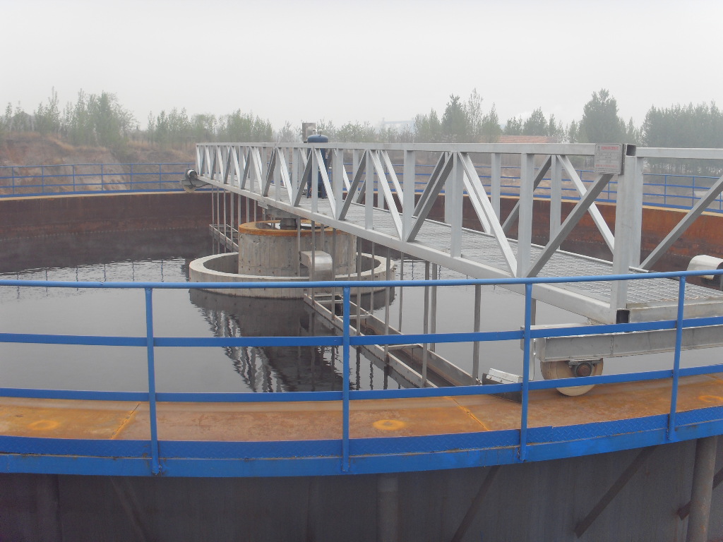 地衛(wèi)環(huán)保刮吸泥機——節(jié)能環(huán)保，高效凈化水質(zhì)